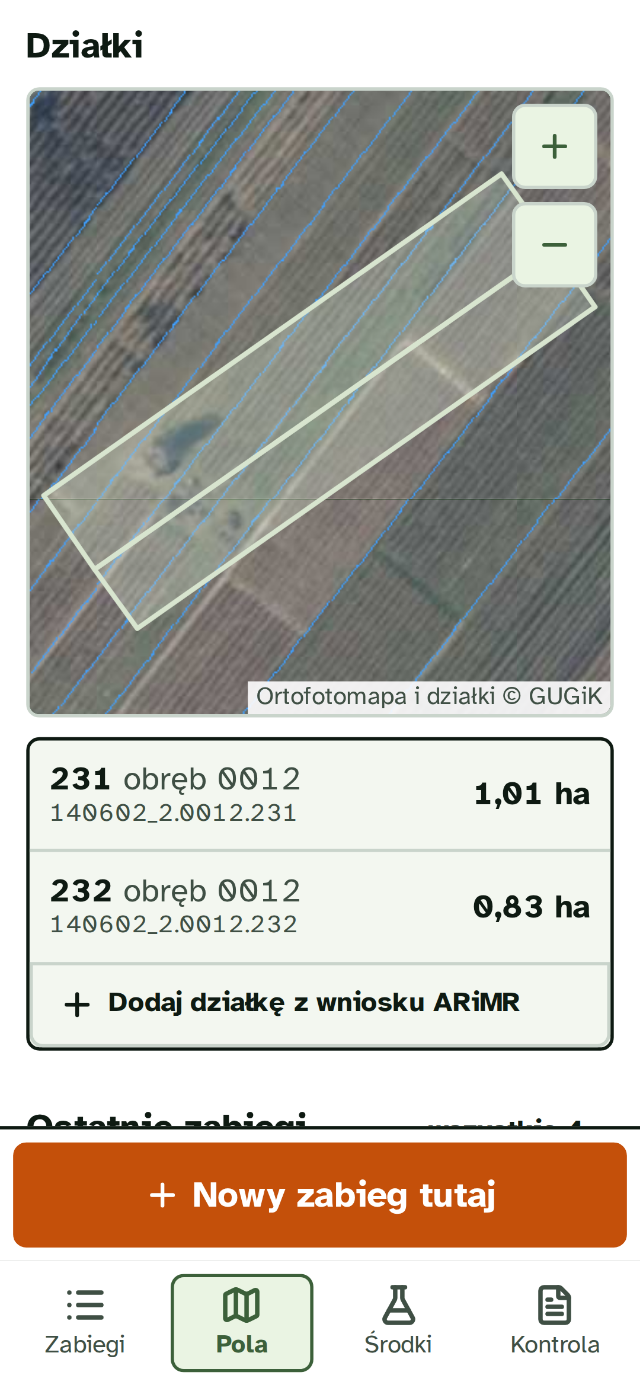 Kwatera Sad za stodołą na ortofotomapie z Geoportalu z dwiema działkami ewidencyjnymi, razem 1,84 ha